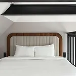 Radisson Red Gdansk, Wyspa Spichrzow