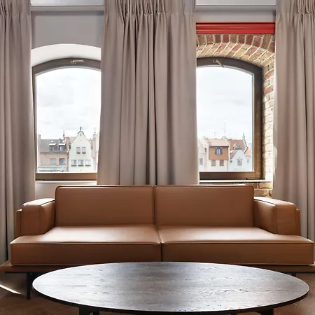 Apartmanhotel Radisson Red Gdansk, Wyspa Spichrzow 4*