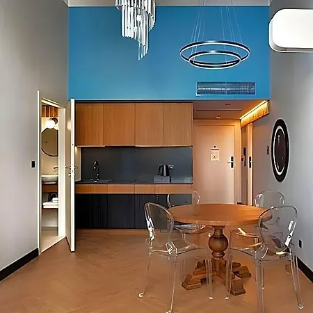 Radisson Red Gdansk, Wyspa Spichrzow 4*