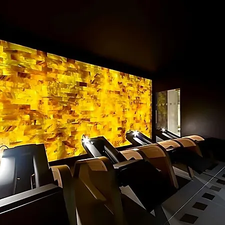 Radisson Red Gdansk, Wyspa Spichrzow 4*