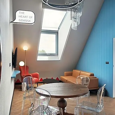 Radisson Red Gdansk, Wyspa Spichrzow 公寓式酒店 4*
