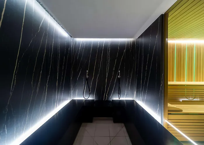 Radisson Red Gdansk, Wyspa Spichrzow 4*