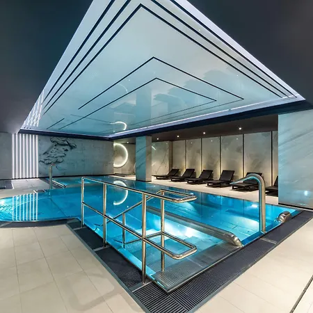 Radisson Red Gdansk, Wyspa Spichrzow 아파트호텔 4*