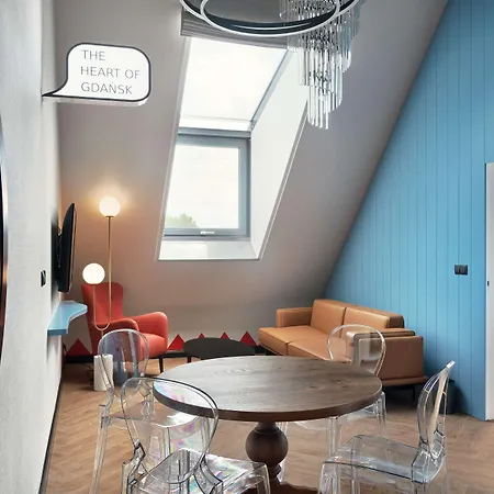 Radisson Red Gdansk, Wyspa Spichrzow 아파트호텔 4*