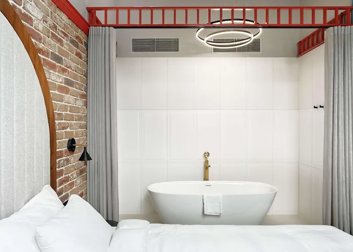 Ξενοδοχείο με διαμερίσματα Radisson Red Gdansk, Wyspa Spichrzow 4*