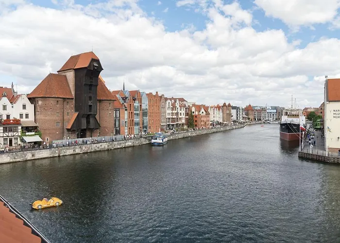 Ξενοδοχείο με διαμερίσματα Radisson Red Gdansk, Wyspa Spichrzow 4*