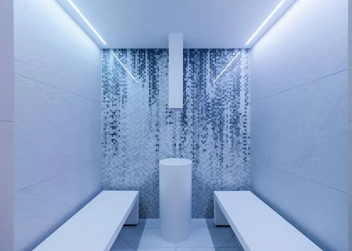 Radisson Red Gdansk, Wyspa Spichrzow 4*